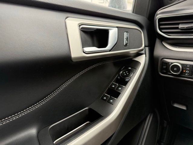 2023 Ford Explorer XLT 202A