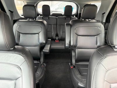 2023 Ford Explorer XLT 202A