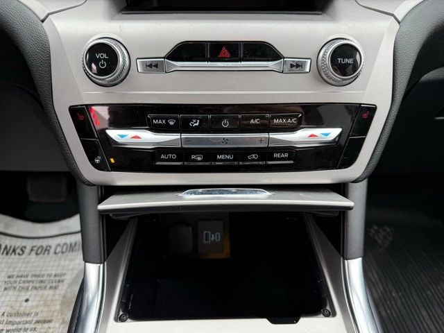 2023 Ford Explorer XLT 202A