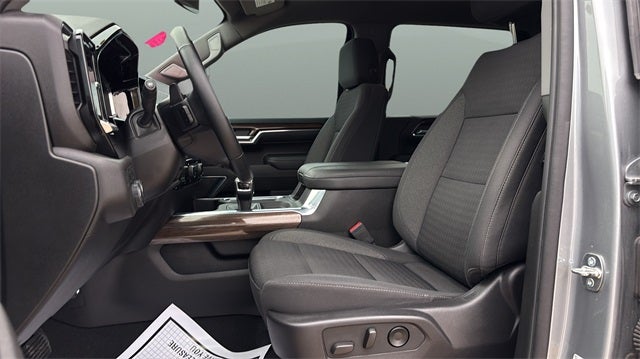 2023 Chevrolet Silverado 1500 LT Standard Box