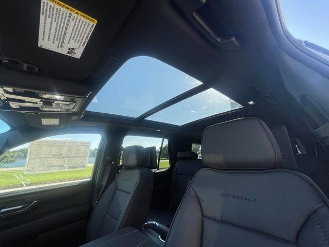2026 GMC Yukon Denali - Photo 12