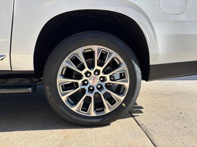 2026 GMC Yukon XL Denali - Photo 36
