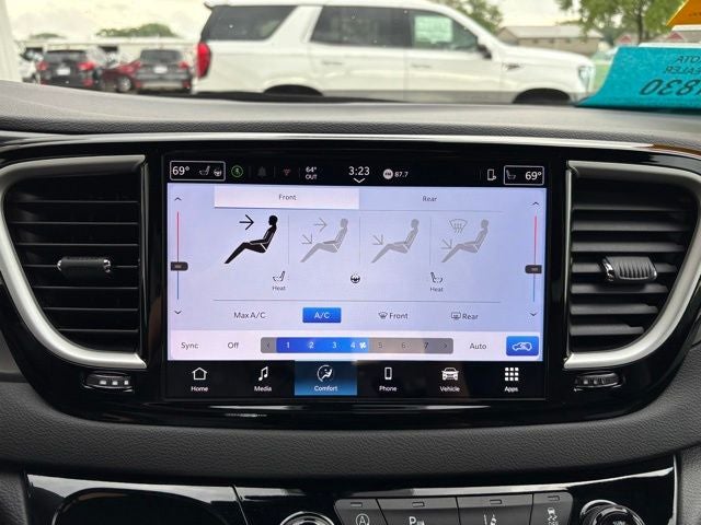 2025 Chrysler Pacifica Select