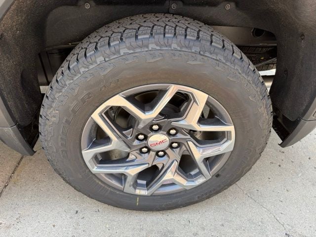 2026 GMC Sierra 1500 SLT - Photo 15