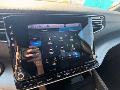2025 Jeep Wagoneer Base