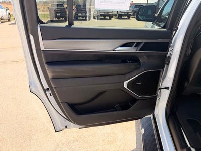 2025 Jeep Wagoneer Base