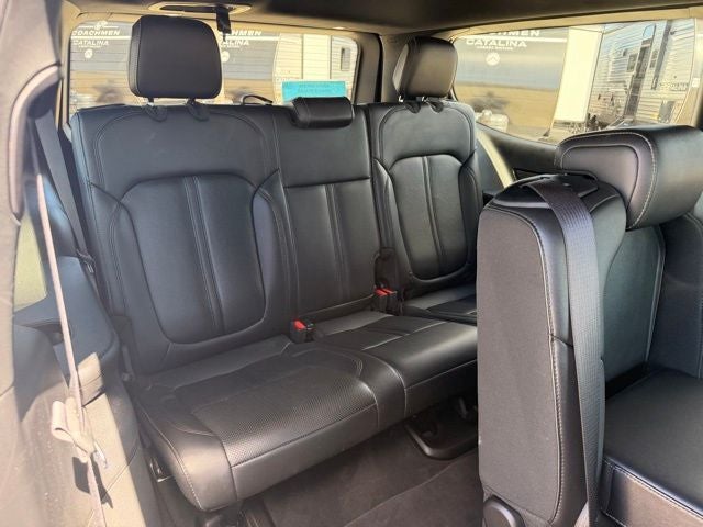 2025 Jeep Wagoneer Base
