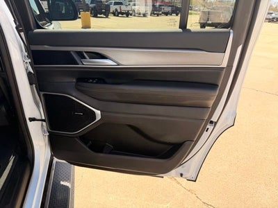 2025 Jeep Wagoneer Base