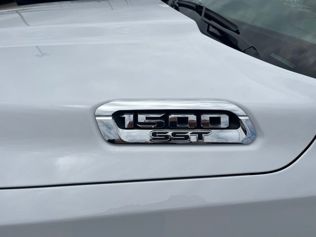 2025 RAM 1500 Laramie SHORT BOX