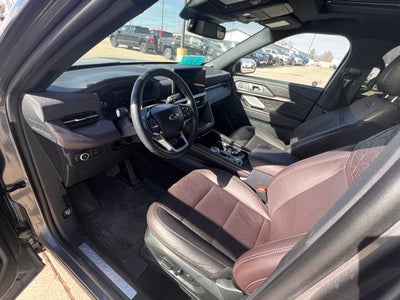 2025 Ford Explorer Platinum