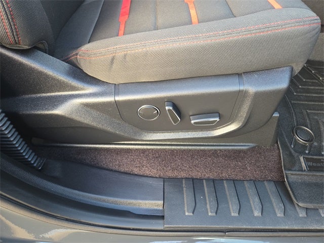 2016 Ford F-150 XLT 5 1/2 Ft Box