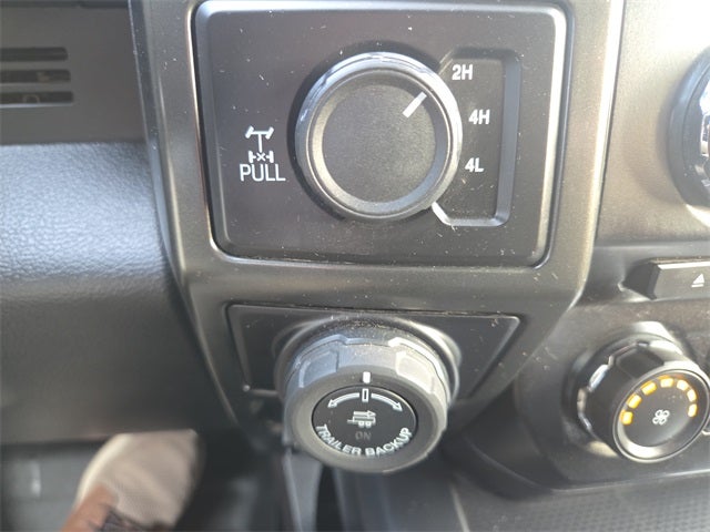 2016 Ford F-150 XLT 5 1/2 Ft Box