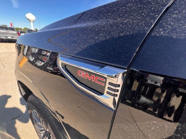2025 GMC Yukon Elevation