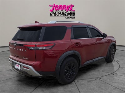 2023 Nissan Pathfinder SL