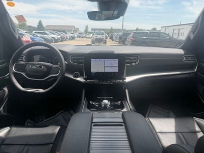 2025 Jeep Wagoneer L Base