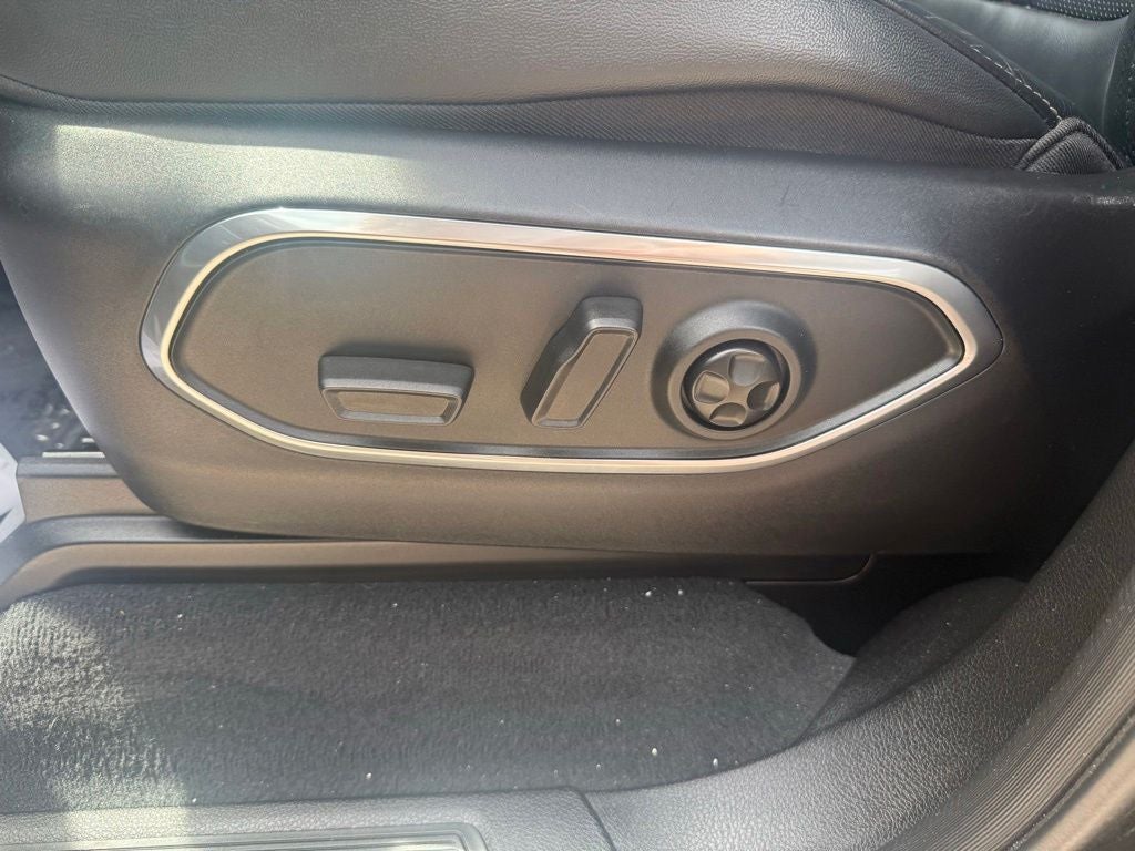 2025 Jeep Wagoneer L Base
