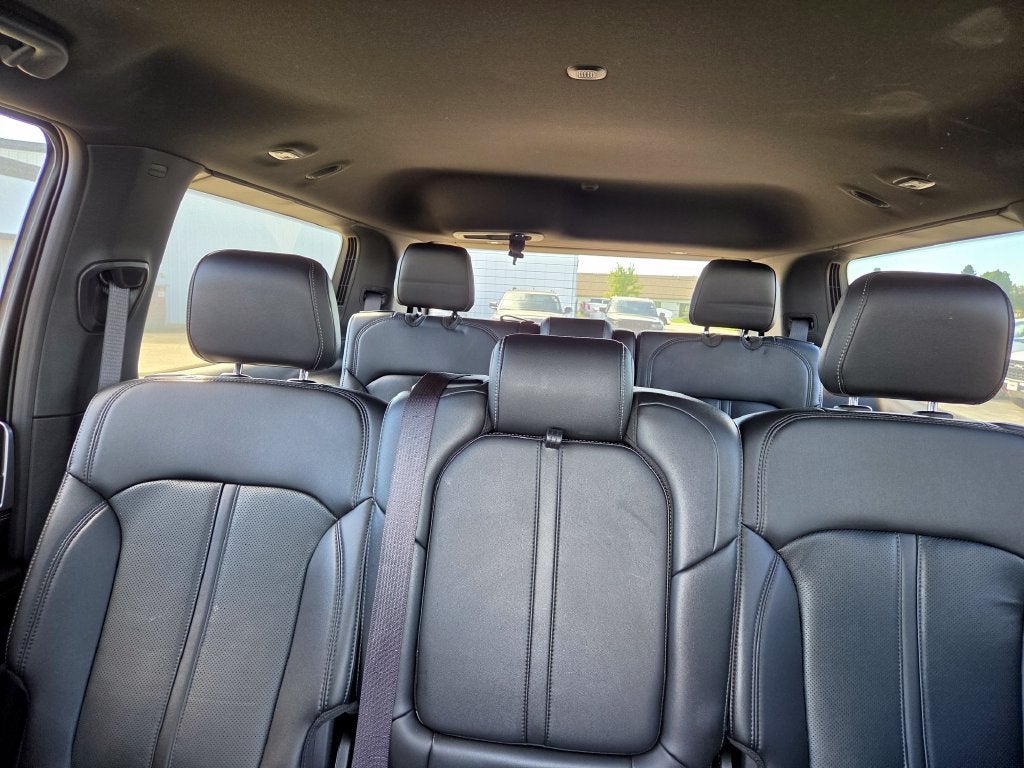 2025 Jeep Wagoneer Base