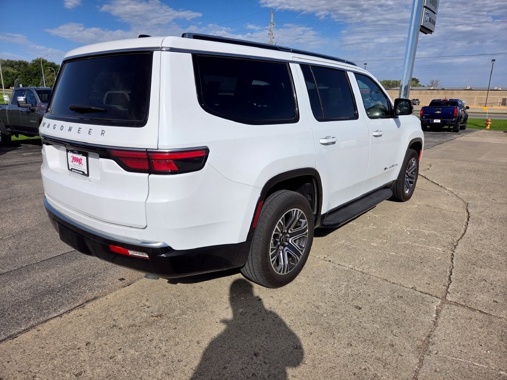 2025 Jeep Wagoneer Base