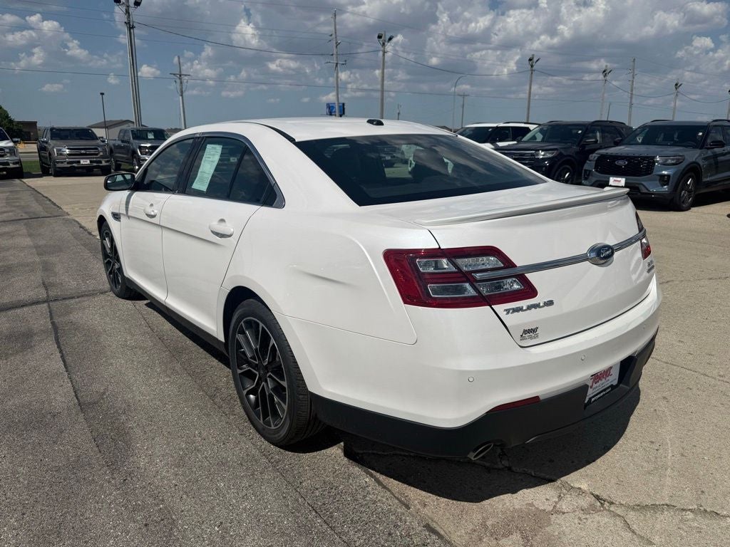 2018 Ford Taurus SEL