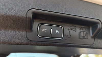 2023 Ford Explorer XLT 202A