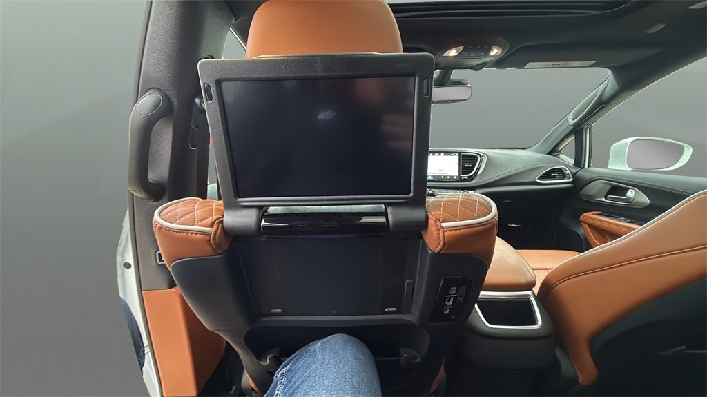 2024 Chrysler Pacifica Hybrid Pinnacle