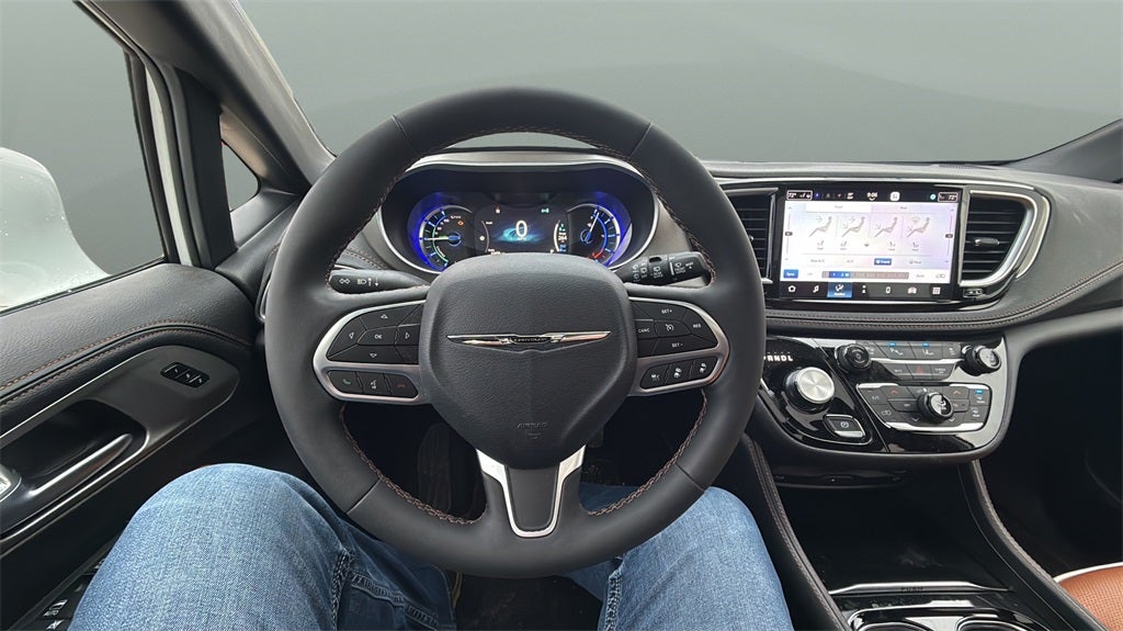 2024 Chrysler Pacifica Hybrid Pinnacle