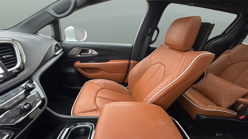 2024 Chrysler Pacifica Hybrid Pinnacle