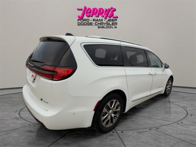 2024 Chrysler Pacifica Hybrid Pinnacle