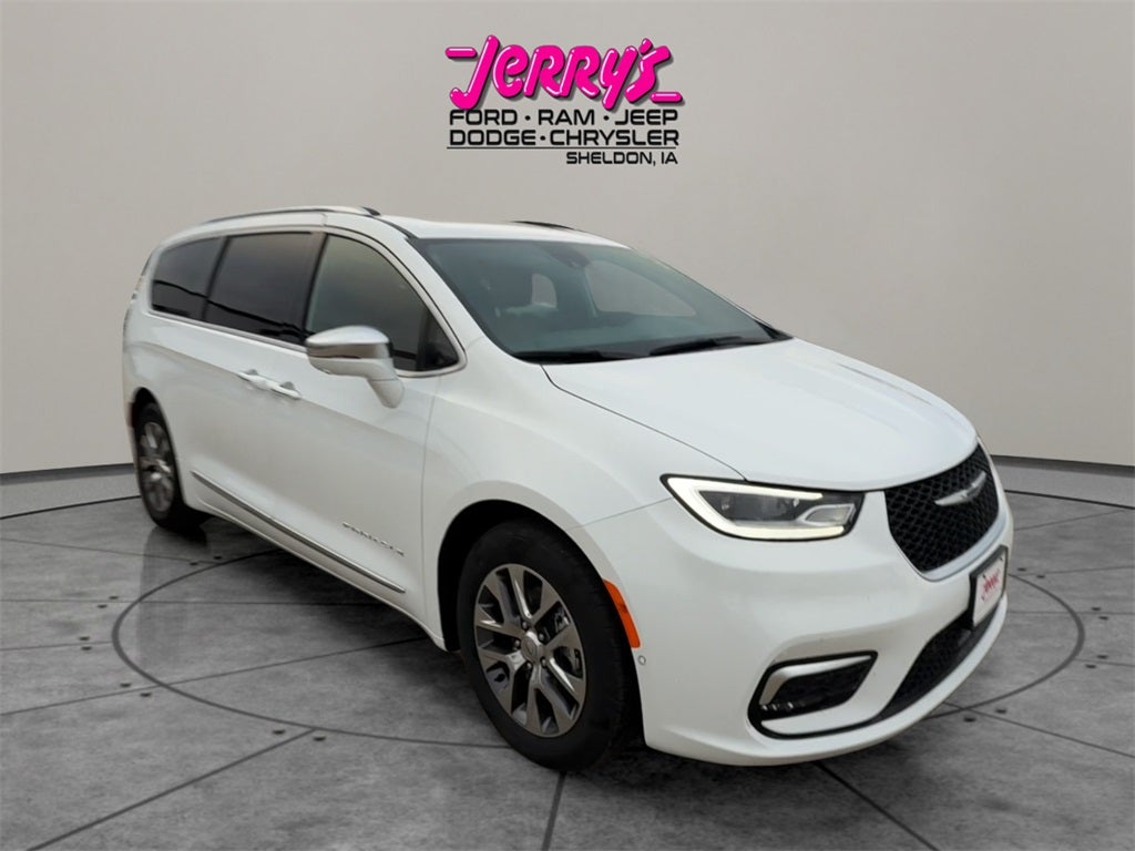 2024 Chrysler Pacifica Hybrid Pinnacle