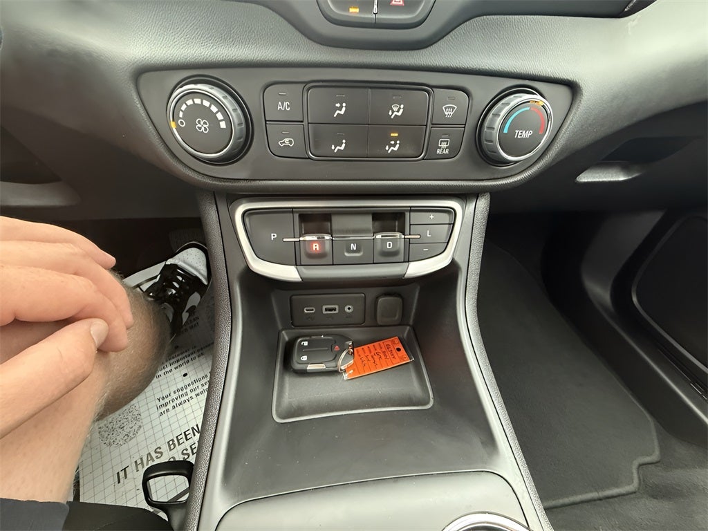 2024 GMC Terrain SLE