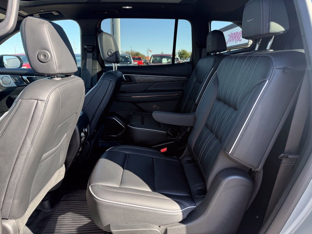 2025 Buick Enclave Avenir