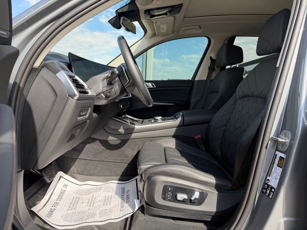 2025 BMW X7 xDrive40i