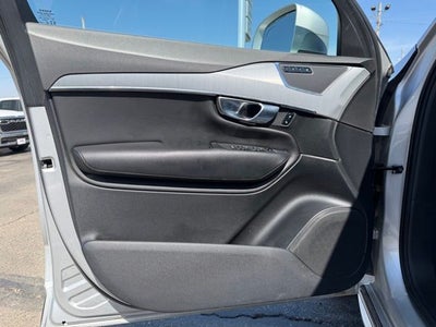 2021 Volvo XC90 T5 Momentum